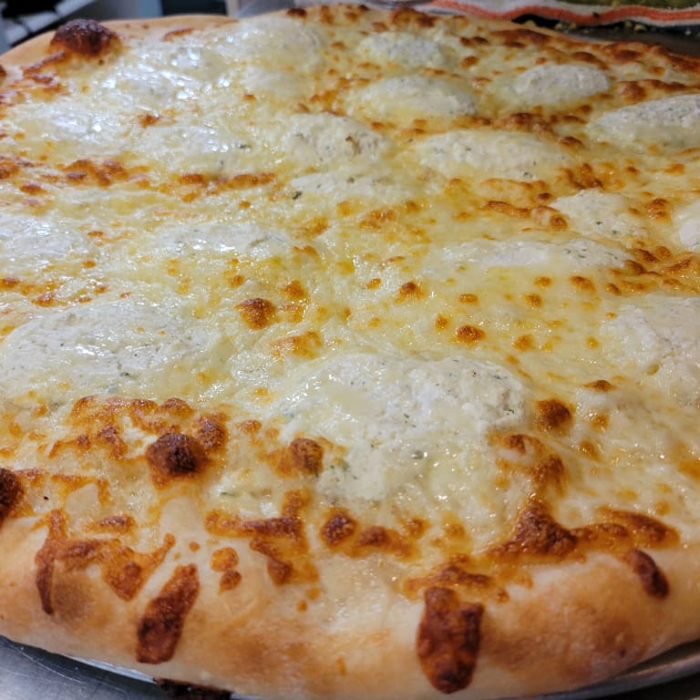 Savor Our White Pizza