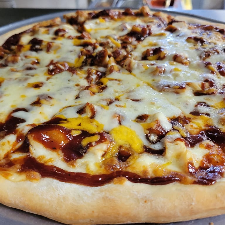 BBQ Chicken Pizza Delight